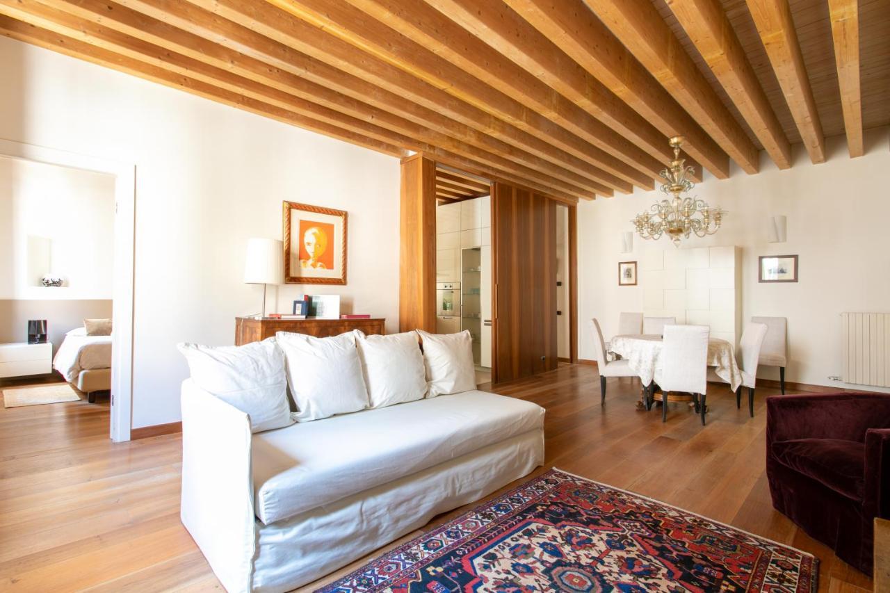 Calle Teatro Vecchio - Venezia Apartamento
